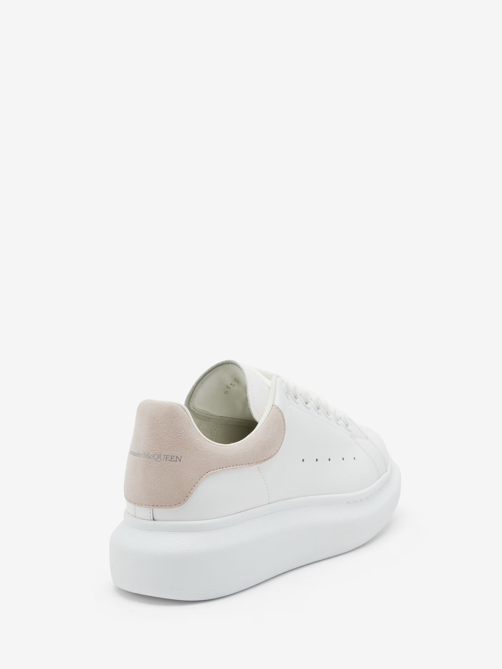 McQueen Sneaker Oversize da Donna in Bianco/Patchouli