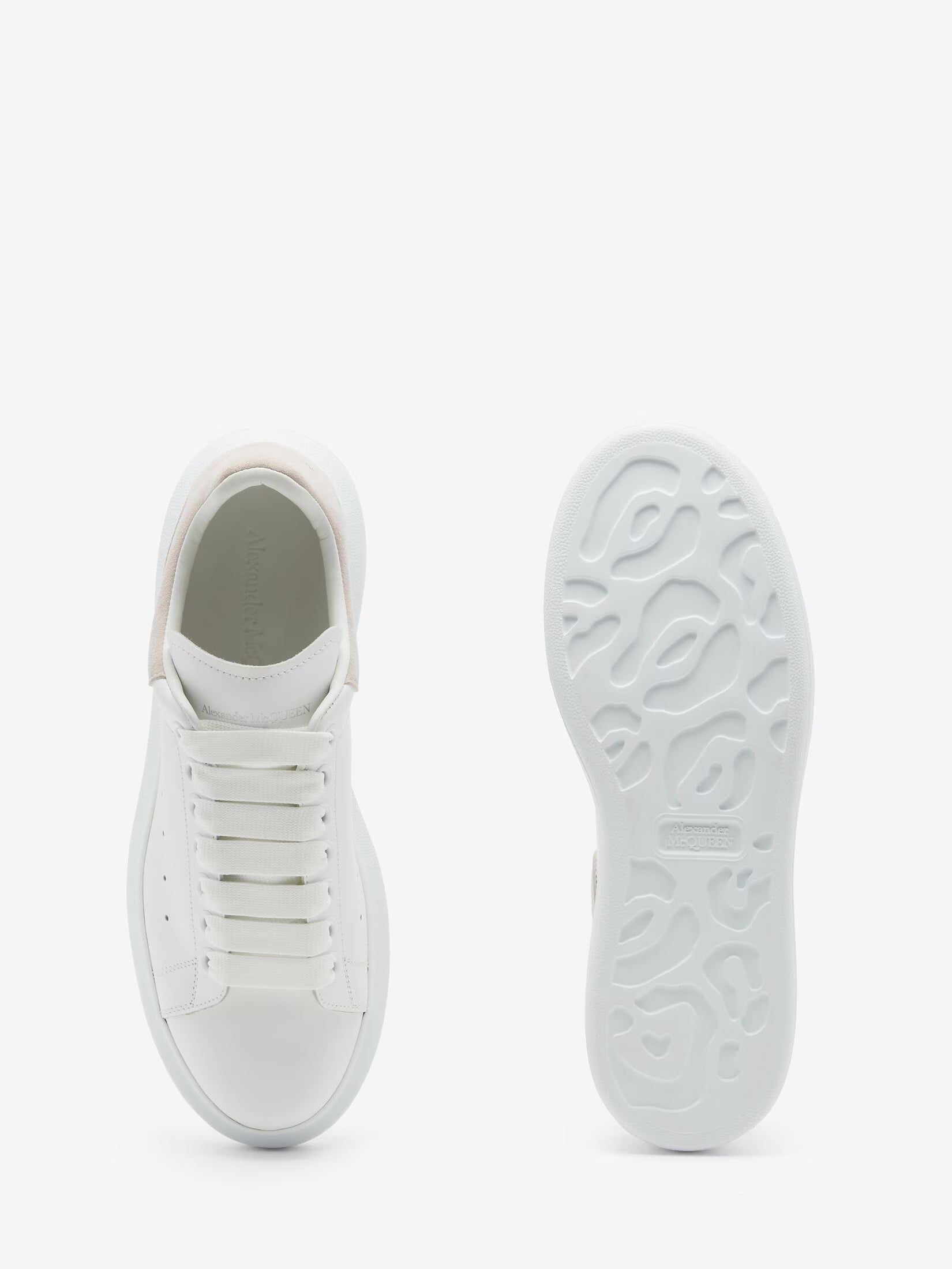 McQueen Sneaker Oversize da Donna in Bianco/Patchouli
