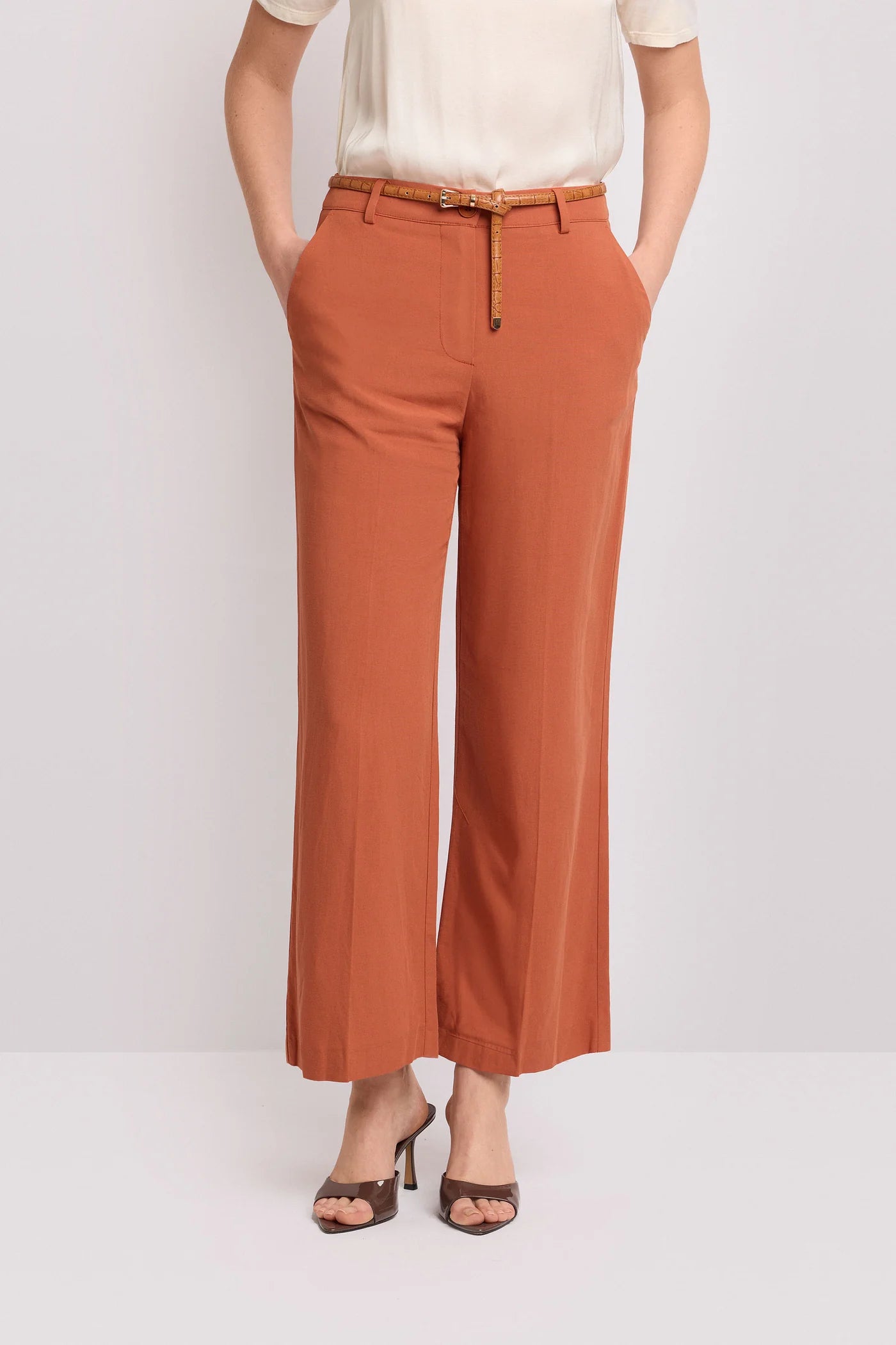 KOCCA Pantaloni fluidi taglio carrot - Pantalone DEMETRIO