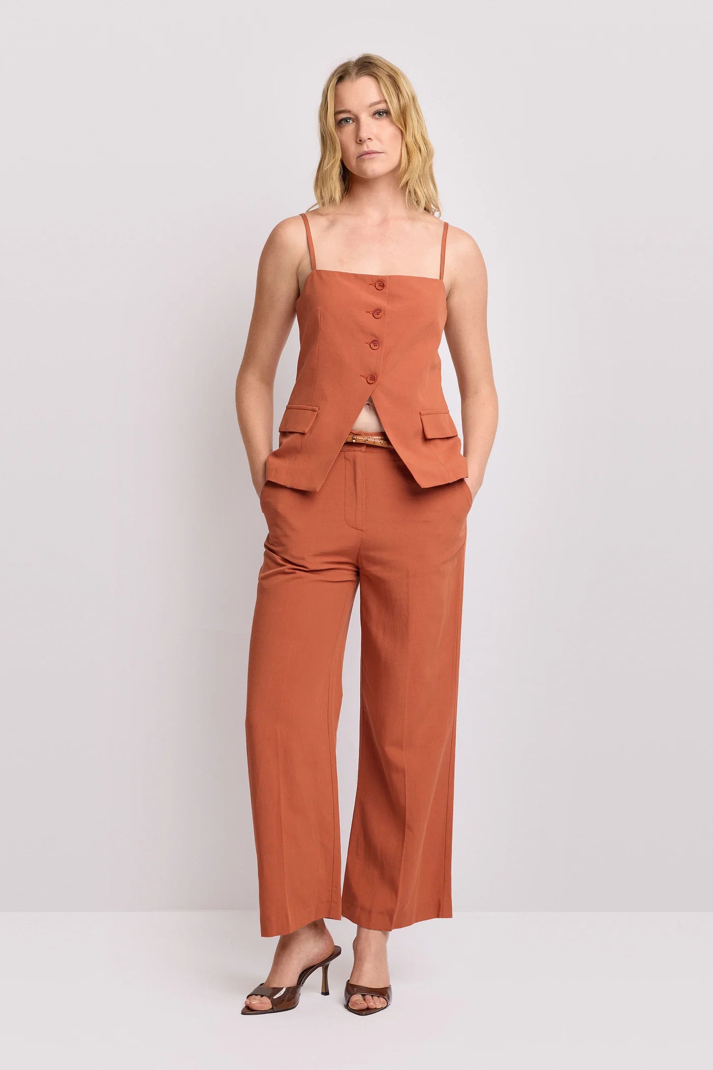 KOCCA Top sartoriale con spalline e bottoni - Top MENNA